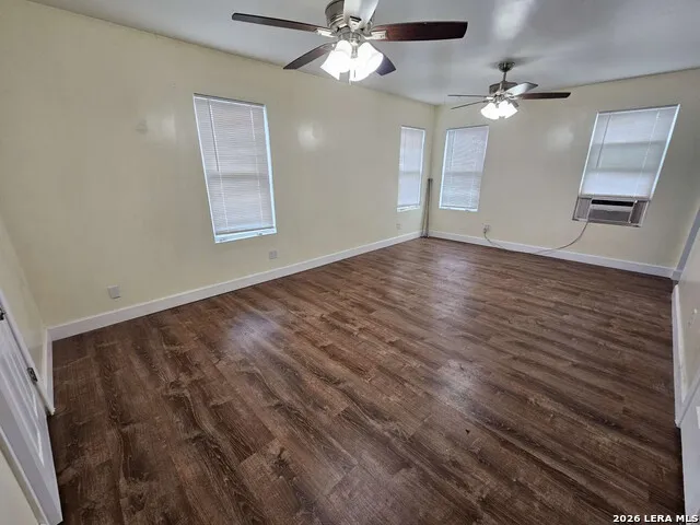 255 County Road 668 Devine, TX 78016