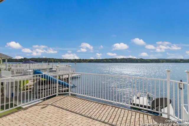 100 Waterway Kingsland, TX 78639