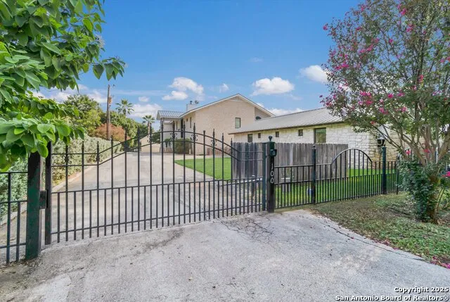 100 Waterway Kingsland, TX 78639
