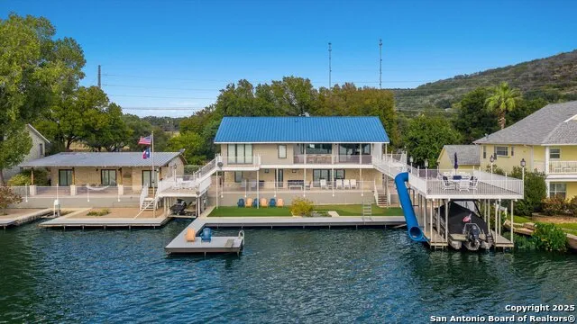 100 Waterway Kingsland, TX 78639