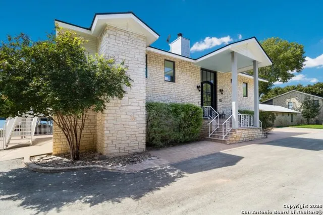 100 Waterway Kingsland, TX 78639