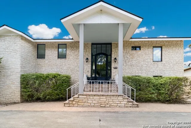100 Waterway Kingsland, TX 78639