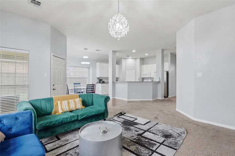 1700 Wylie Creek Drive DeSoto, TX 75115