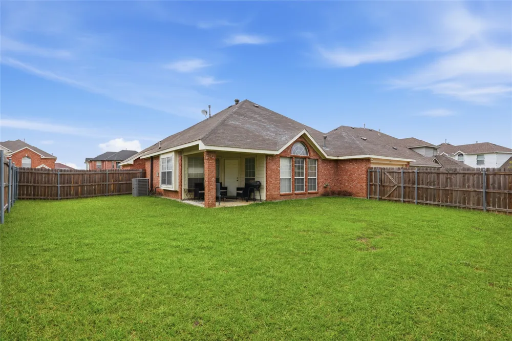 1700 Wylie Creek Drive DeSoto, TX 75115