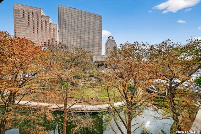 1022 Navarro #404 San Antonio, TX 78205