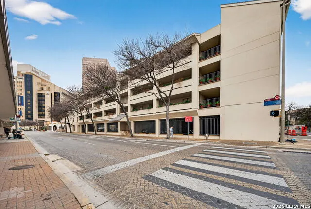 1022 Navarro #404 San Antonio, TX 78205