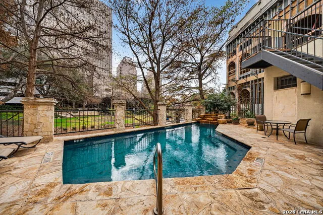 1022 Navarro #404 San Antonio, TX 78205