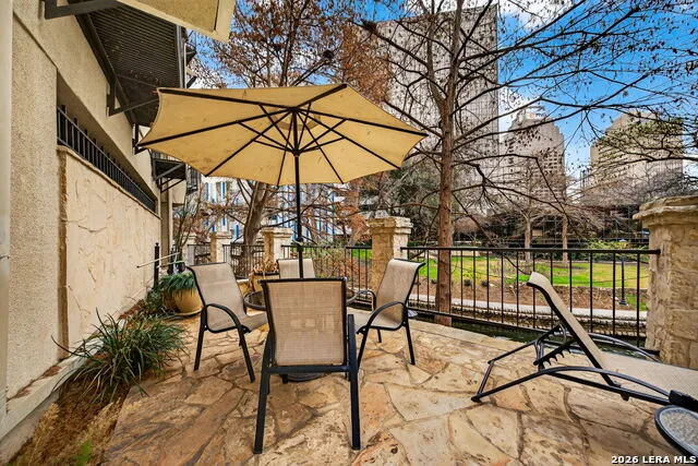 1022 Navarro #404 San Antonio, TX 78205