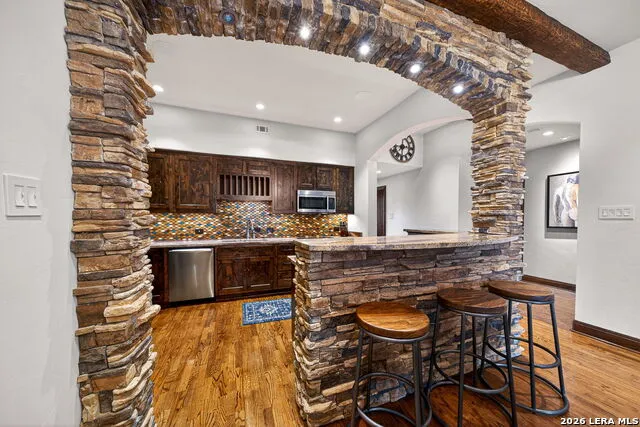 1022 Navarro #404 San Antonio, TX 78205