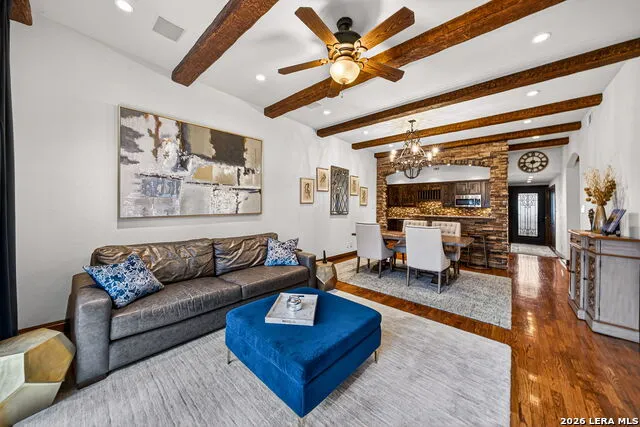 1022 Navarro #404 San Antonio, TX 78205
