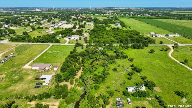 946 Country Lane Marion, TX 78124