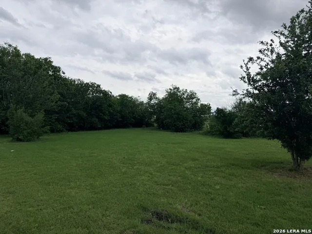 946 Country Lane Marion, TX 78124