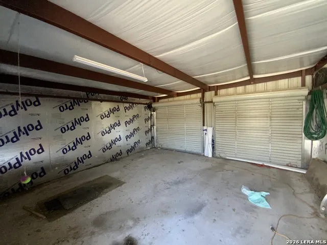 946 Country Lane Marion, TX 78124