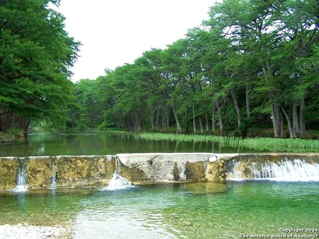 254 Possum Haw Holly Trl. Leakey, TX 78873