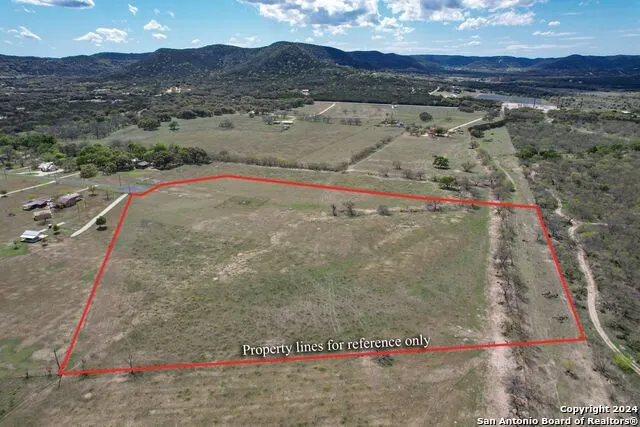 254 Possum Haw Holly Trl. Leakey, TX 78873