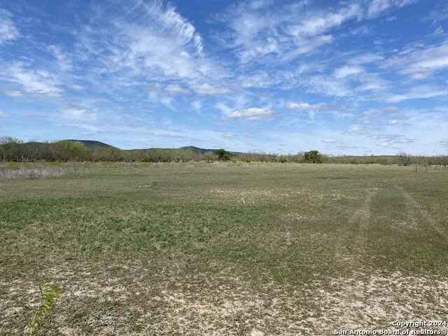 254 Possum Haw Holly Trl. Leakey, TX 78873