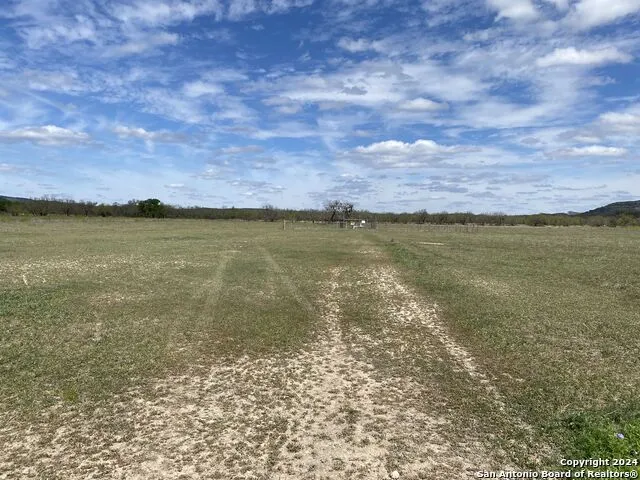 254 Possum Haw Holly Trl. Leakey, TX 78873