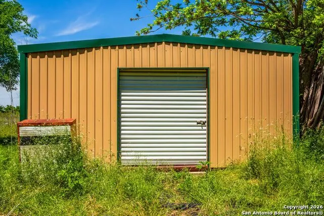 8623 Huber Road Seguin, TX 78155