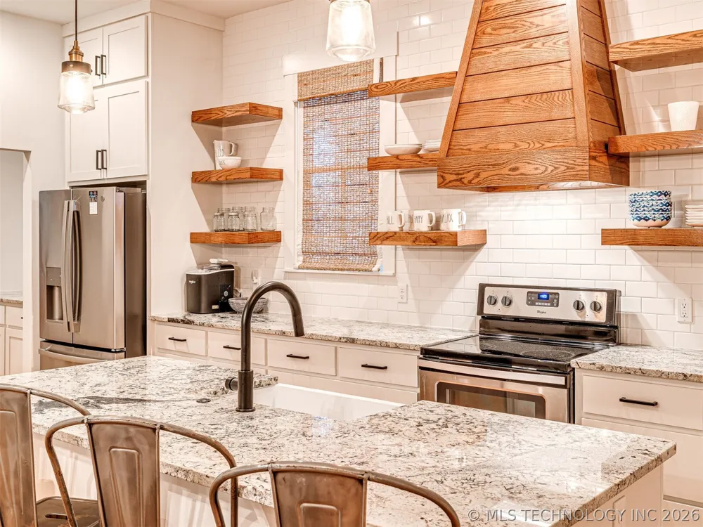 35 Center Lane Carlton Landing, OK 74432