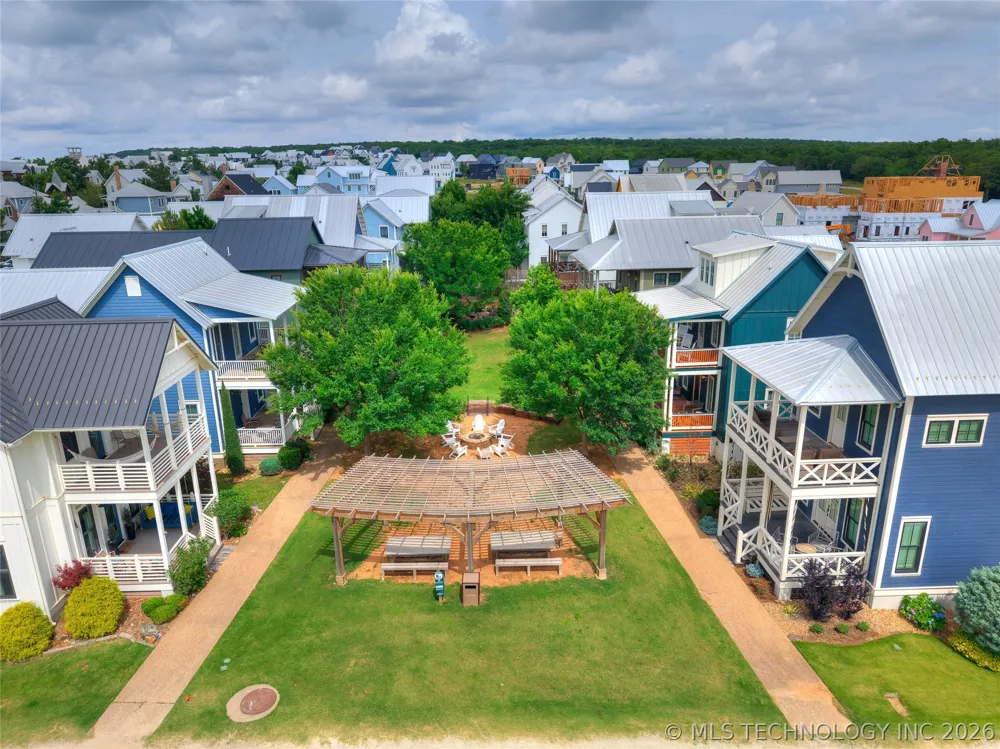 35 Center Lane Carlton Landing, OK 74432