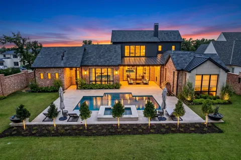2500 Park Grove Loop