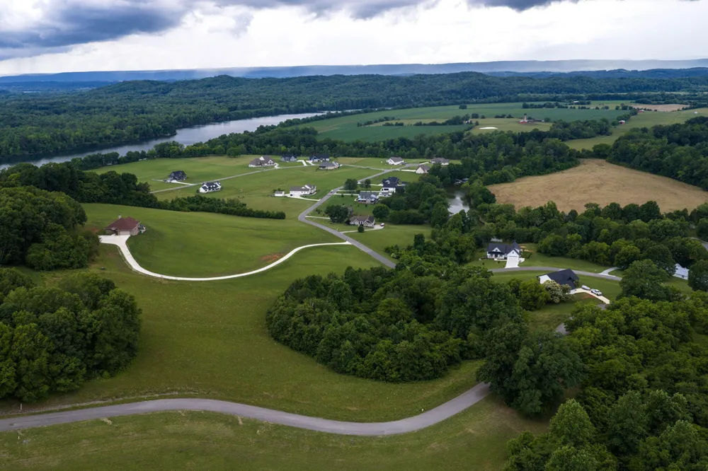 15 Espalier Drive Decatur, TN 37322