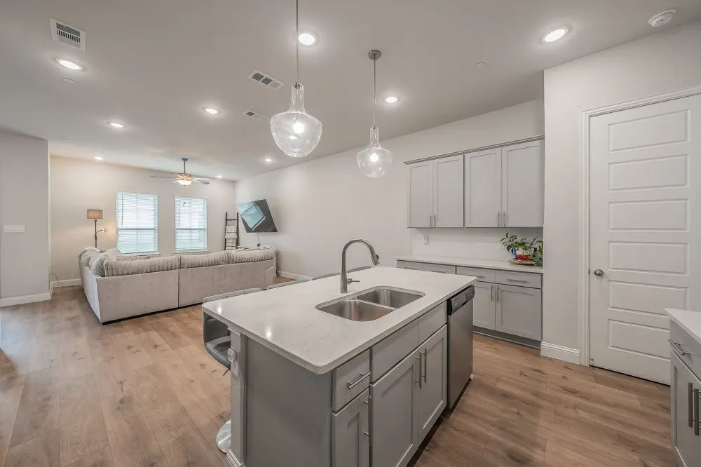 12933 Couture Drive Farmers Branch, TX 75234