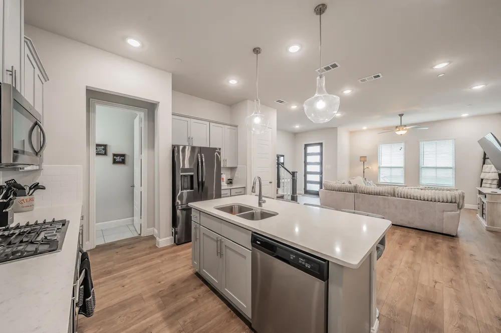 12933 Couture Drive Farmers Branch, TX 75234