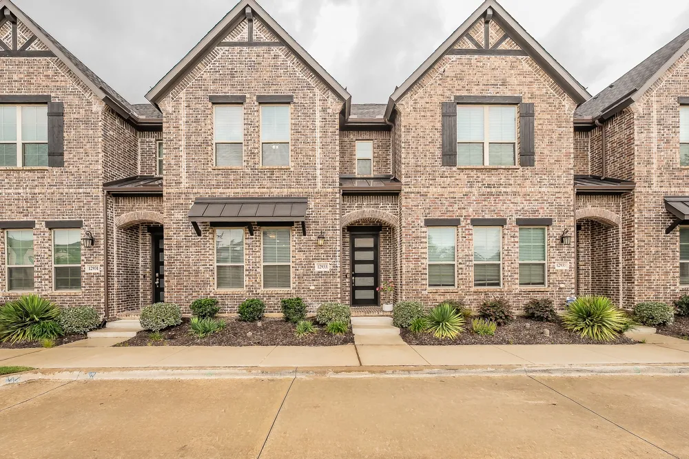 12933 Couture Drive Farmers Branch, TX 75234
