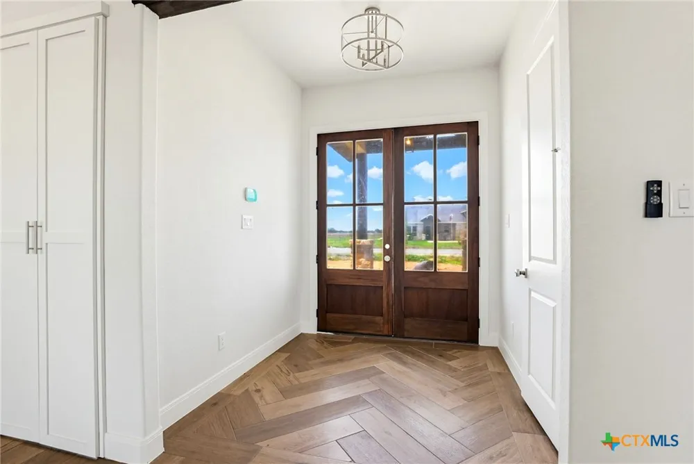 313 Farmhouse Drive Marion, TX 78124