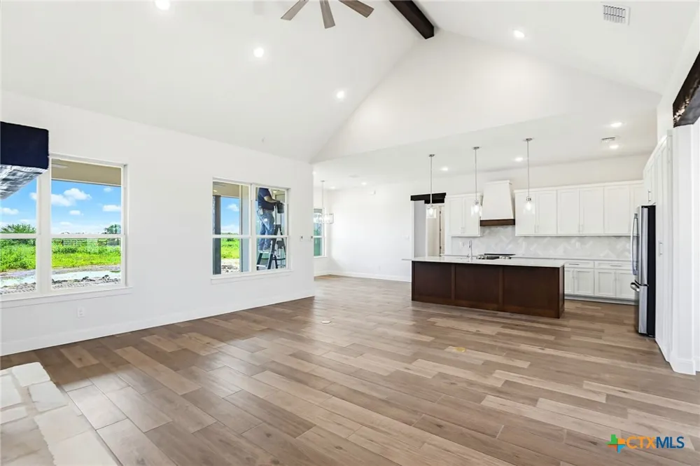 313 Farmhouse Drive Marion, TX 78124