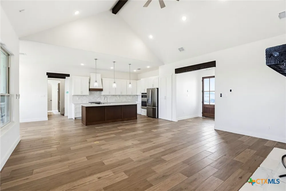 313 Farmhouse Drive Marion, TX 78124
