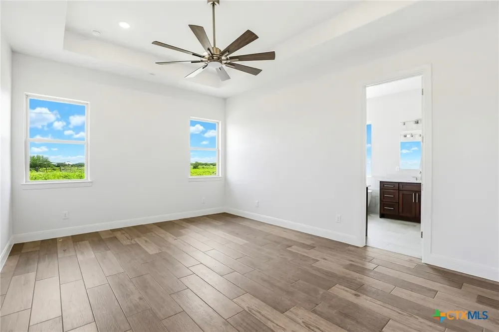 313 Farmhouse Drive Marion, TX 78124