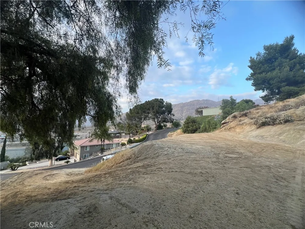 20254 Westpoint Dr. Riverside, CA 92507
