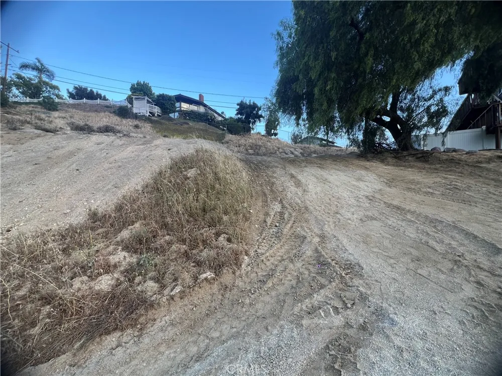 20254 Westpoint Dr. Riverside, CA 92507