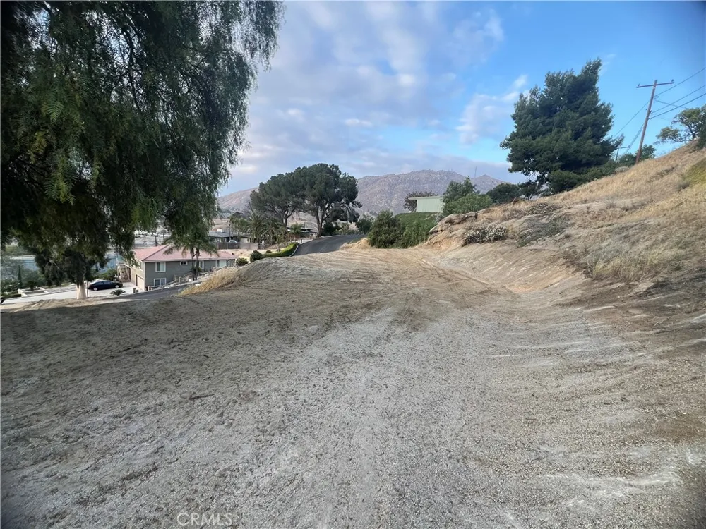 20254 Westpoint Dr. Riverside, CA 92507