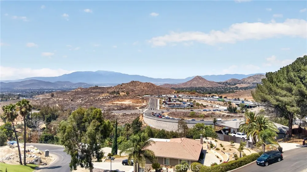 20254 Westpoint Dr. Riverside, CA 92507