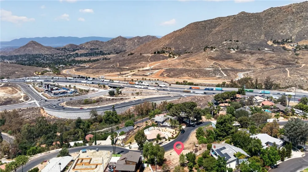 20254 Westpoint Dr. Riverside, CA 92507