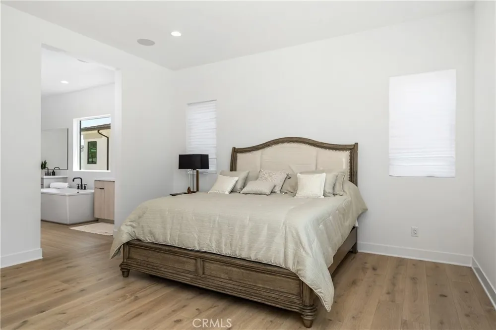 11091 Woodcrest Court Chatsworth, CA 91311
