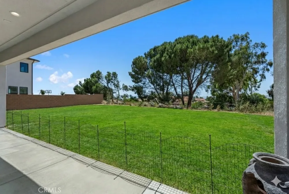 11091 Woodcrest Court Chatsworth, CA 91311