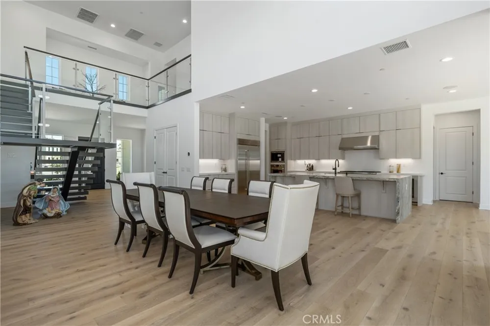 11091 Woodcrest Court Chatsworth, CA 91311