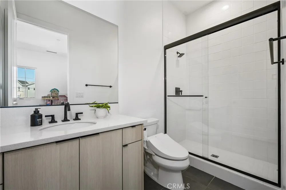 11091 Woodcrest Court Chatsworth, CA 91311