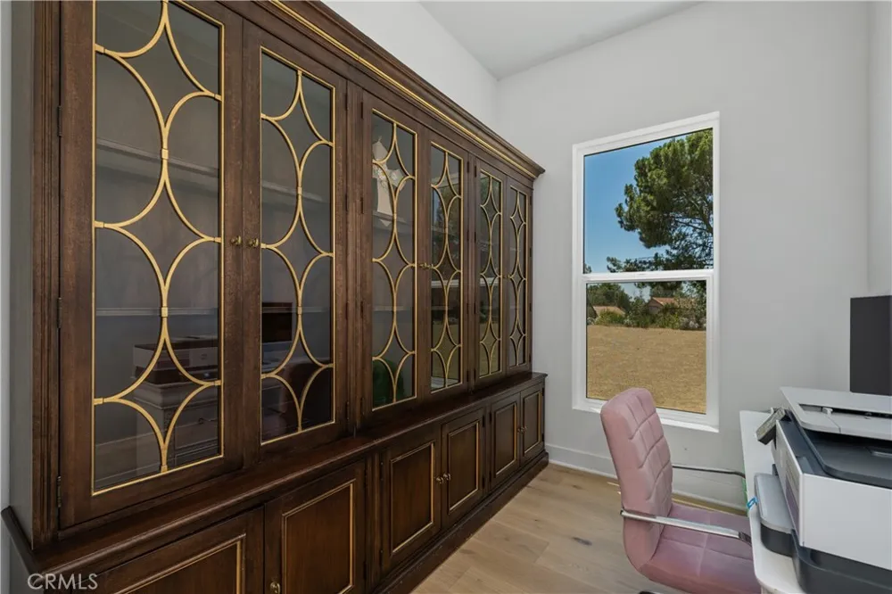 11091 Woodcrest Court Chatsworth, CA 91311