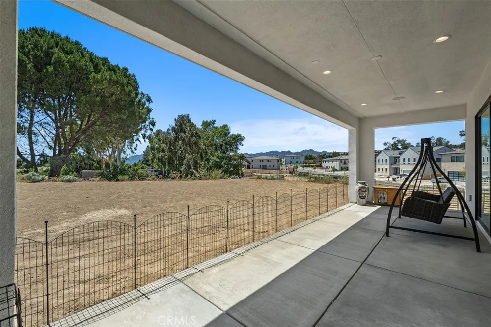 11091 Woodcrest Court Chatsworth, CA 91311