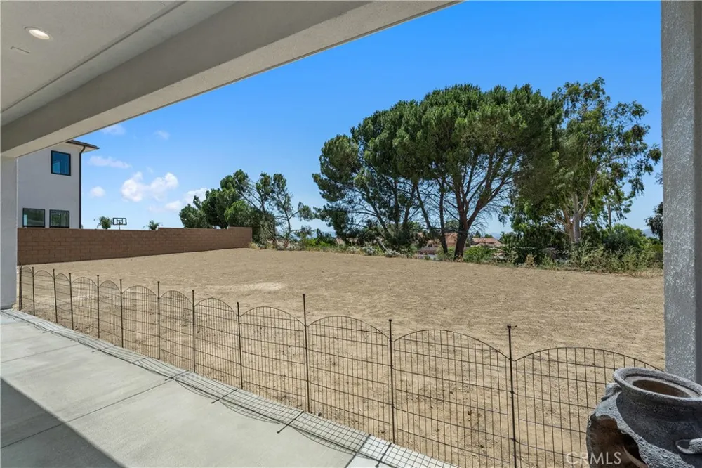 11091 Woodcrest Court Chatsworth, CA 91311