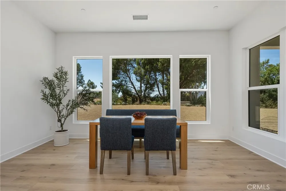 11091 Woodcrest Court Chatsworth, CA 91311