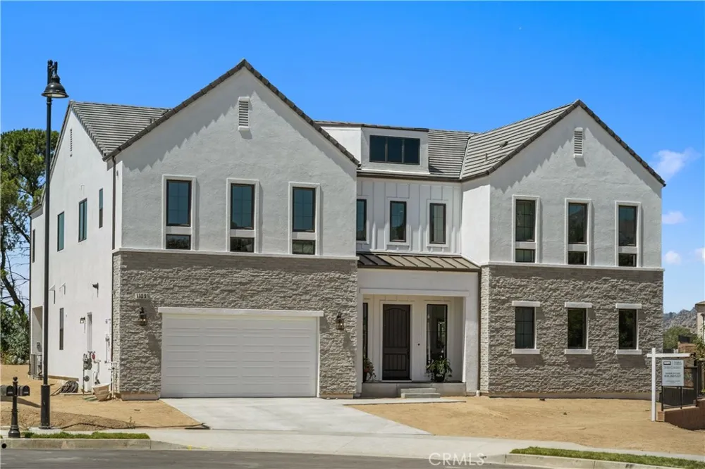 11091 Woodcrest Court Chatsworth, CA 91311