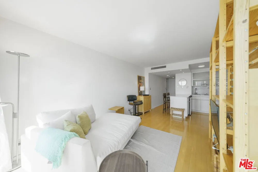 800 W 1st Street #2104 Los Angeles, CA 90012