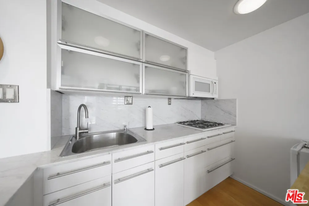 800 W 1st Street #2104 Los Angeles, CA 90012