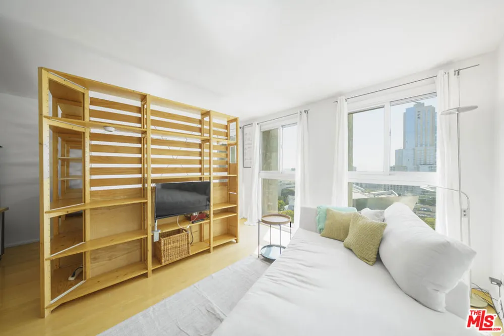 800 W 1st Street #2104 Los Angeles, CA 90012